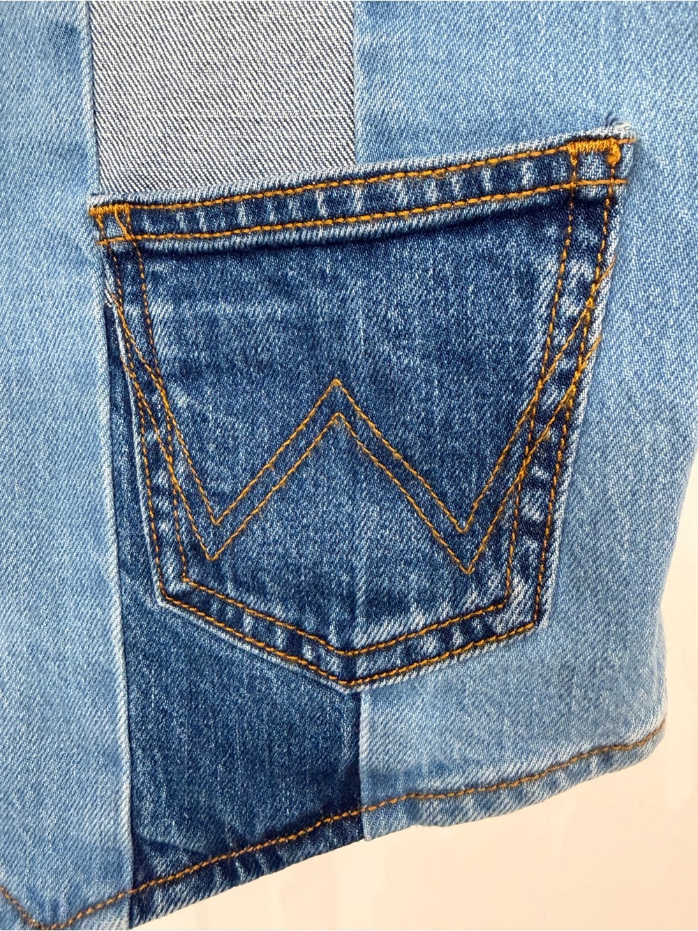 Wrangler x Lainey Wilson Patchwork Denim Vest Blue Size Medium - Picture 9 of 11